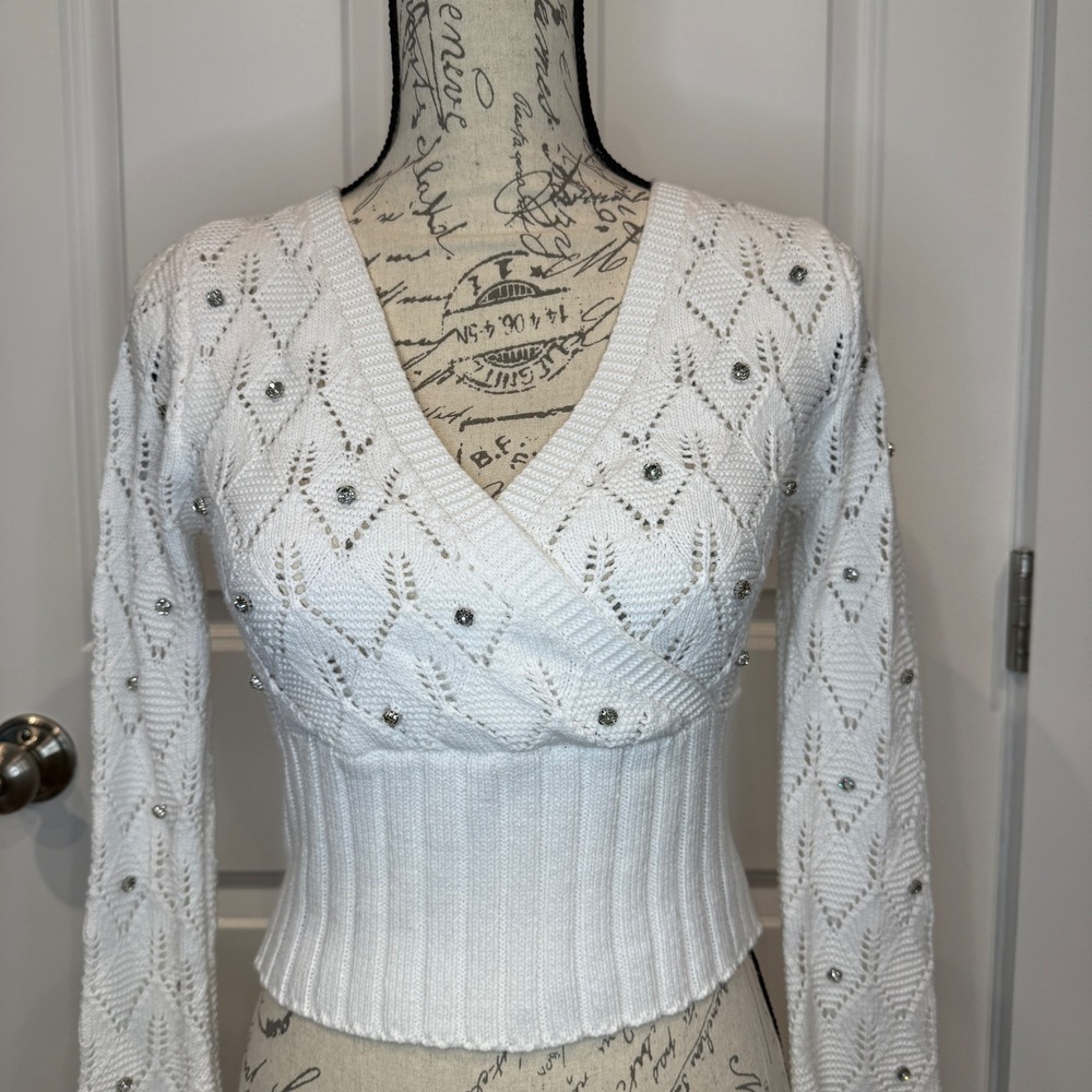 Forever 21 White Rhinestone Crochet Wrap Crop Sweater Top Juniors Size Small NWT - Picture 2 of 5